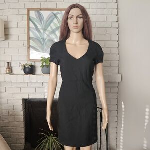 Aritzia Babaton black dress midi size 4 short sleeves